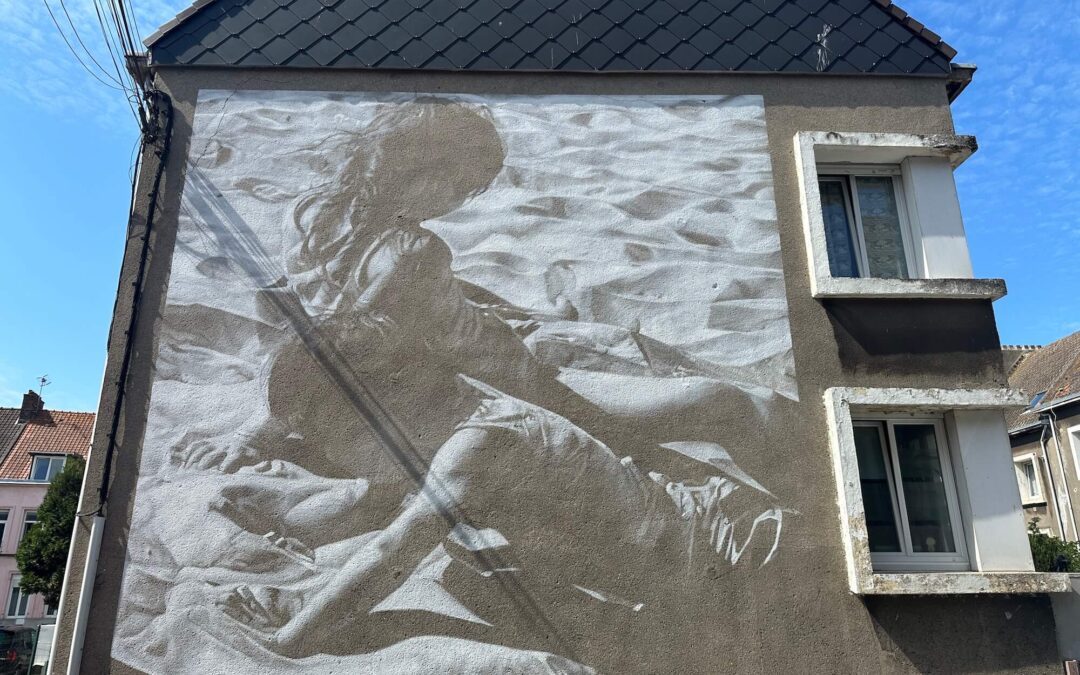 Les enfants et la plage, l’art de transformer une image simple en une belle émotion par Guido Van Helten